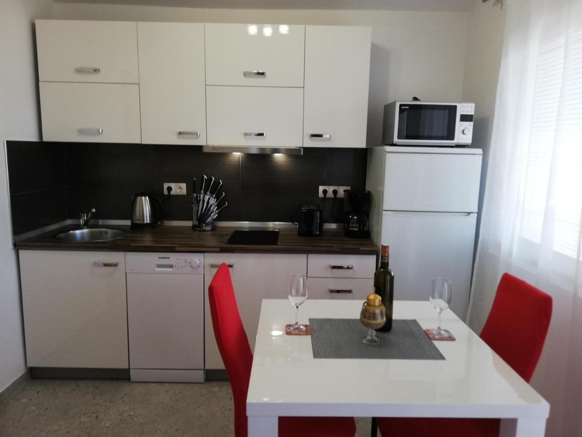 Apartmani Poljanec Vir Exteriör bild